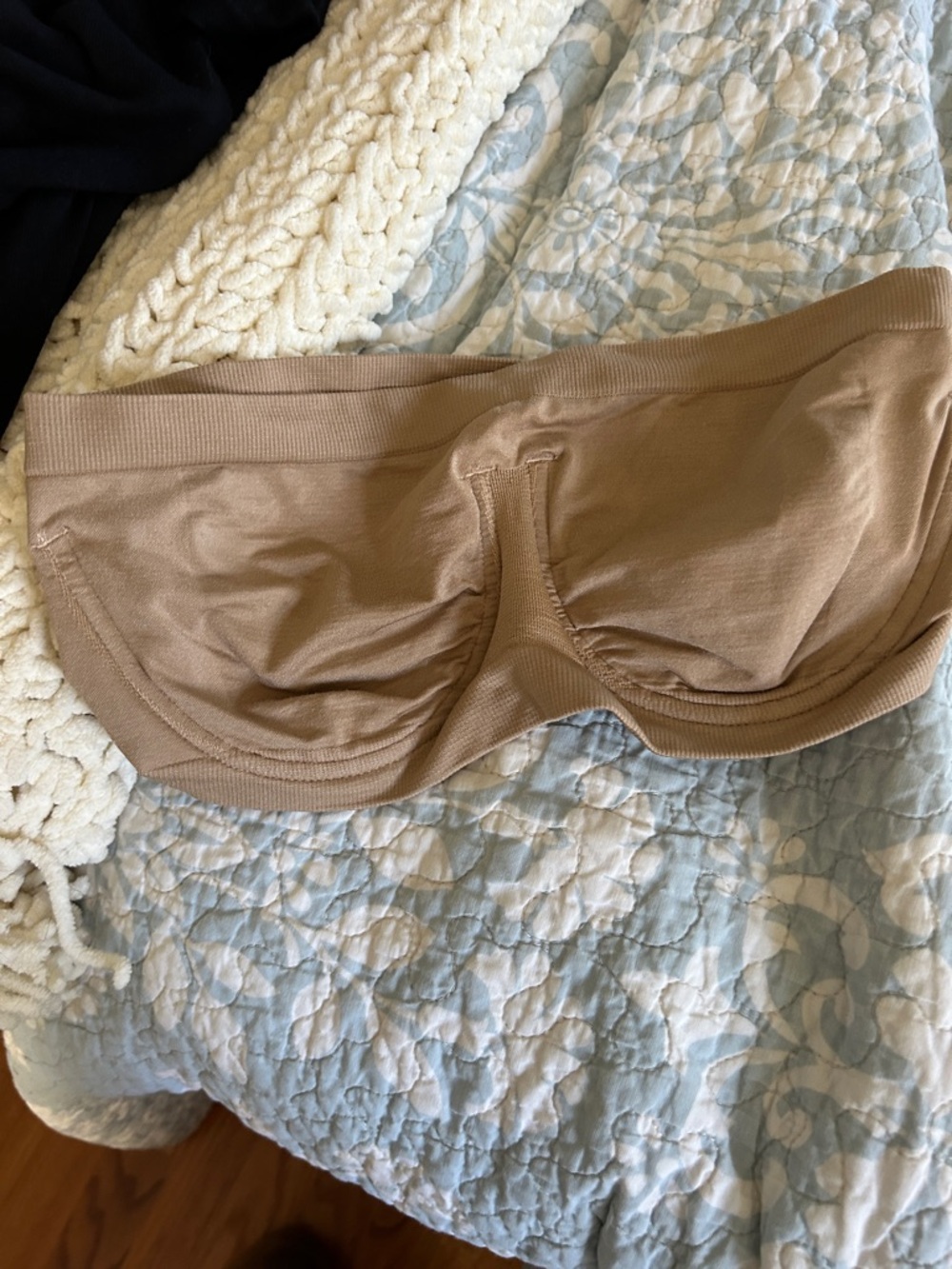 Strapless bra w underwire